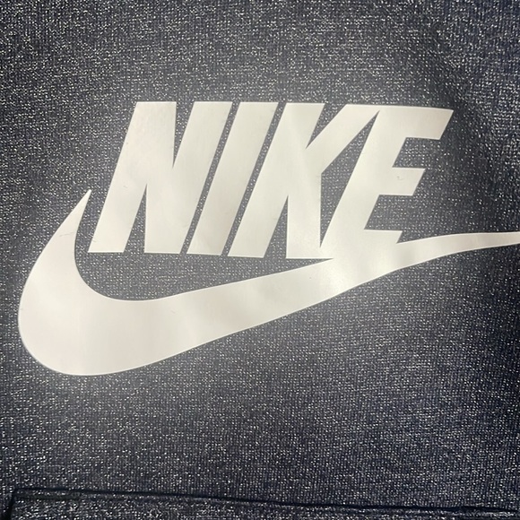 Nike girls high low sweater super soft glittery hoodie 
Size 5, 6, 6x - Picture 5 of 12